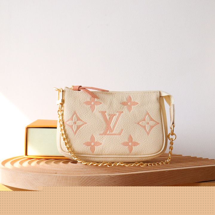 LV Clutch Bags